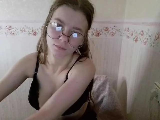 Offline 0nlyLola on BongaCams