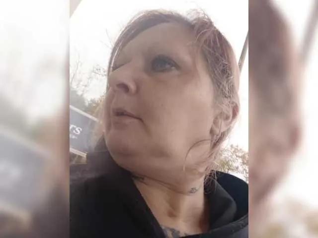 Adelaideskyy — Voyeurism,  wetter the better..p on my ass, a girl suckingmy tatas, domination,  thinking about you jerking it to me , open minded a must! Hmu
..u won't regret it