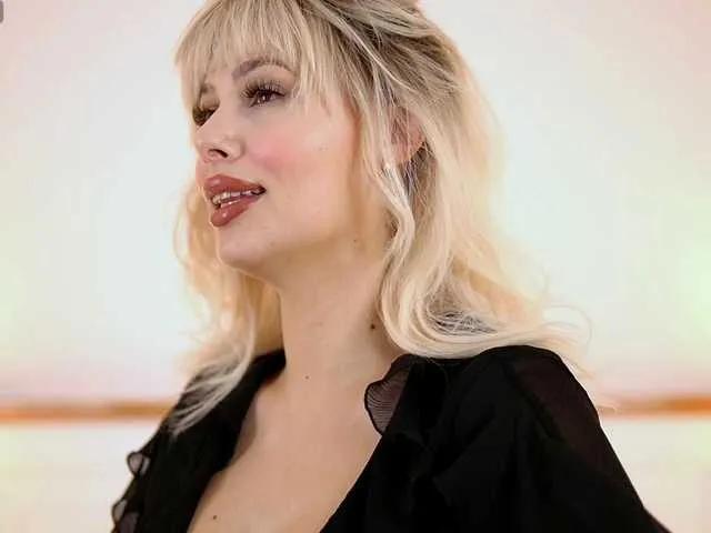 BongaCams AdelineKing  is Freechat  AdelineKing — The intensity of your touches on my fine skin make me trouble and get really horny, so dont be shy try ur best on me.