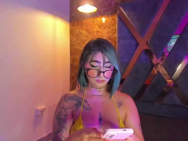 Alahia-Dangelo on BongaCams 