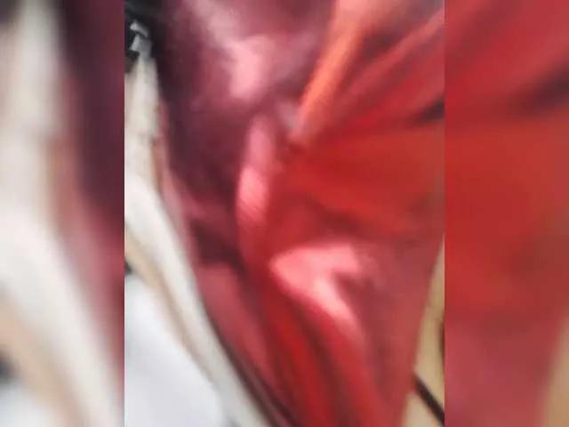 AlexaBrown12 — Las vibraciones del juguete en mi cltoris