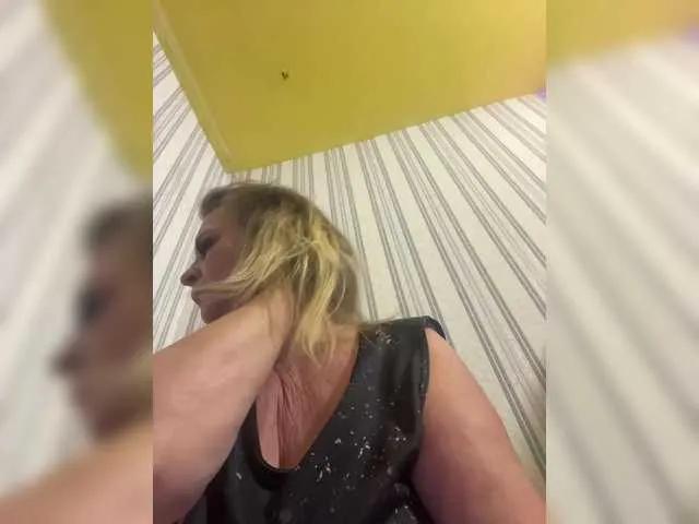 Offline Alina1965 on BongaCams