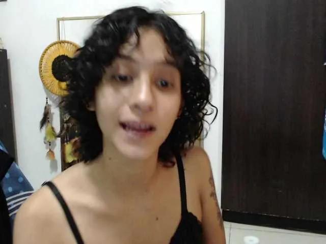 Offline AlinaWoolf on BongaCams
