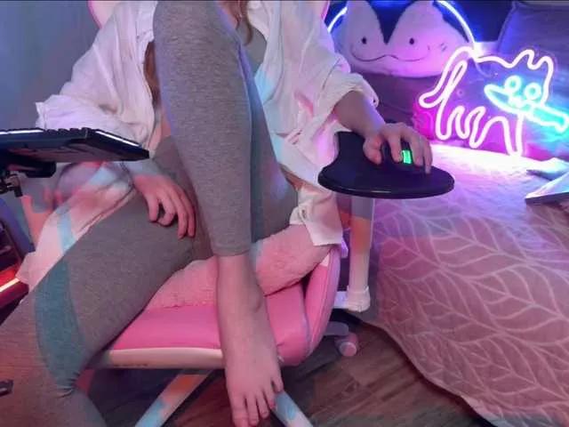 Offline Alisa-Cheshirovna on BongaCams