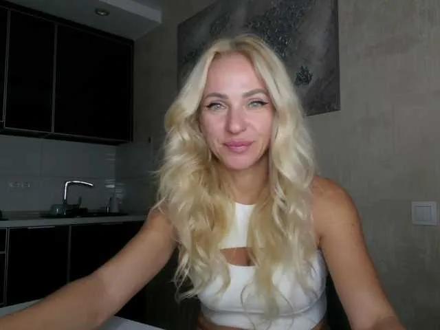 Offline annamari1563 on BongaCams