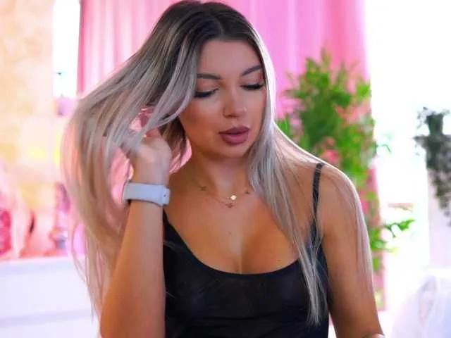 ArtTeasee on BongaCams 