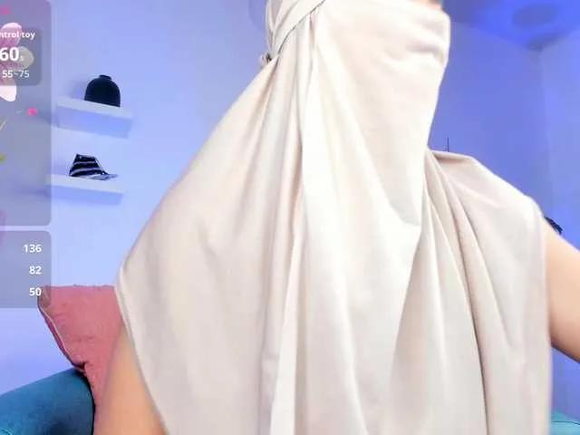 Aura-cuutee —                     .