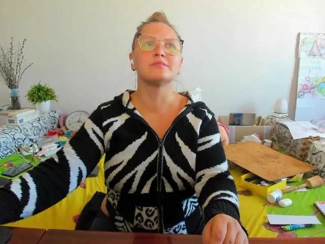 AZavisimost — understanding) generosity) care) tokens)
Caring, understanding, generosity, gifts, sweets, romance...your desires..pranks...caresses..masculine hairiness...titi...dressing up...beautiful outfits..murr..
understanding that I work here)))