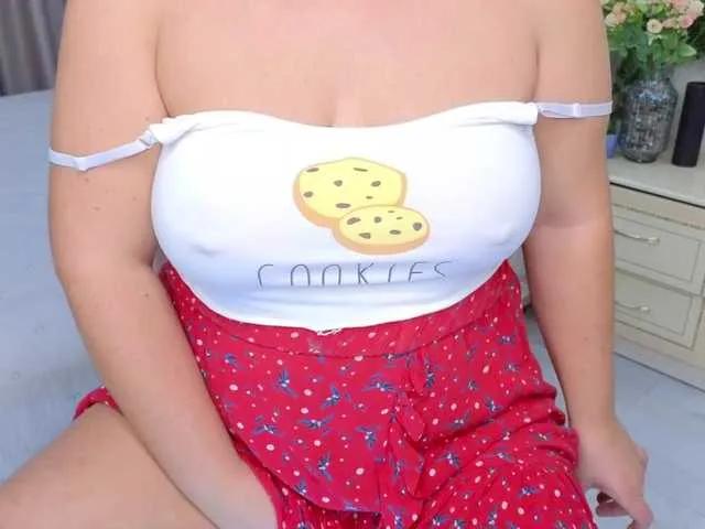 Baby-Mary — I'm turned on by confidence, curiosity, and chemistry. I love when someone takes their time, builds the tension, and knows how to play. A little dominance, a lot of teasing --- and you've got my full attention.