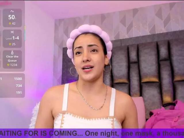 BellaSaint — It makes me very horny, flirtatious conversations, getting hot while reading how you fuck me is my greatest desire.