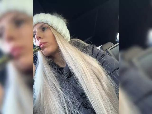 Offline blondinochkaa on BongaCams