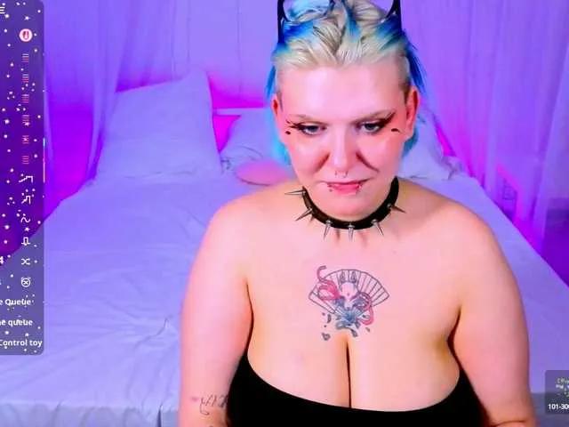 Freechat bluelunaray on BongaCams