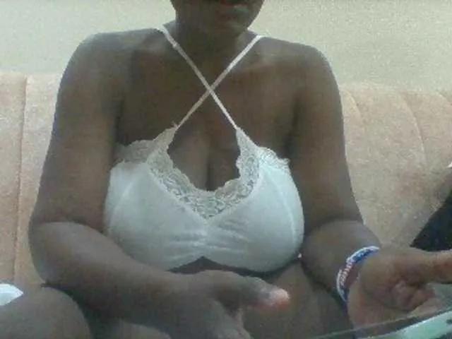 BoobieQueen on BongaCams 