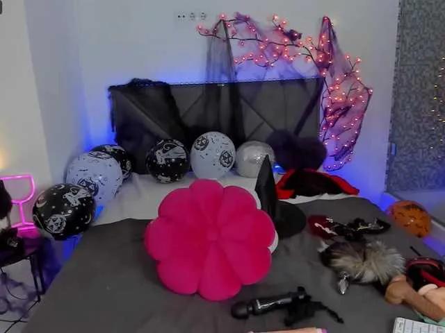 CassieEvans — I like men who are relaxed, attentive, loving, respectful and fun. I like that they always have a topic of conversation and propose new things.