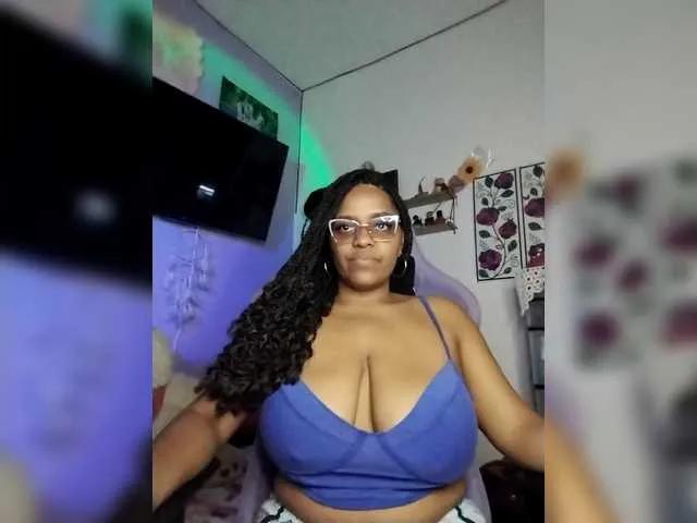 CorinaStonee