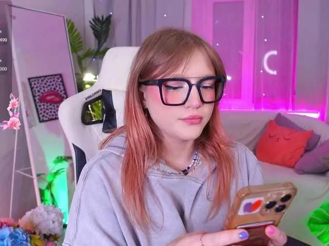 Freechat CrazyWine on BongaCams