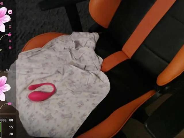 crystalyss —  My goals:

To create a cozy space where you can relax and feel special.
To delight you with my performances and become your favorite girl here!