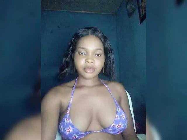 curvy-Queen12