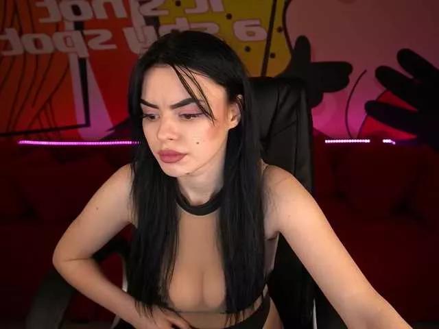 Offline DaenerysDaen on BongaCams