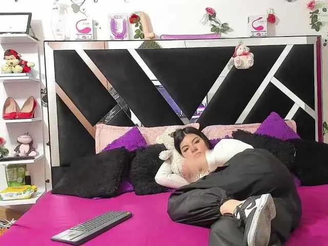 Dreamgirlss on BongaCams