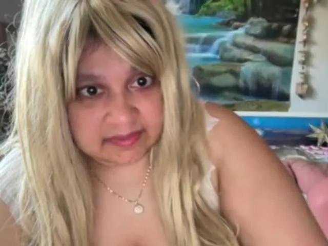 Freechat DUMBHOEMELANIE on BongaCams