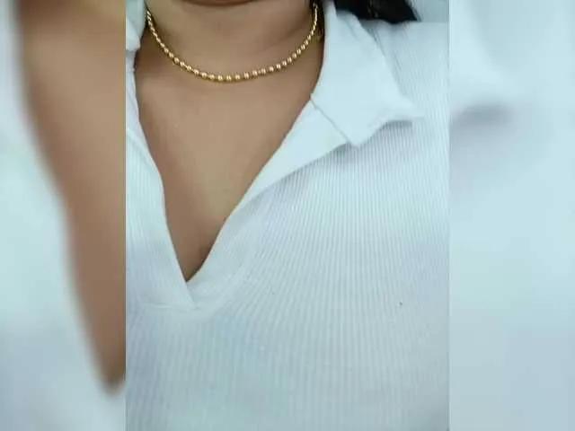 EinnyMure — What attracts me to a man is the way he expresses himself to me, I like that they are very flirtatious and hot, the erotic talks and that he touches my body strongly!