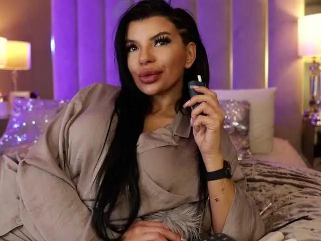 EleniaDevons on BongaCams 