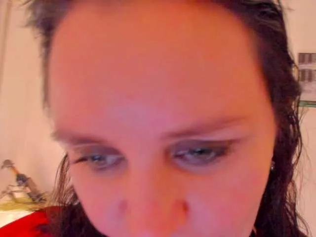 Elieen2 on BongaCams 