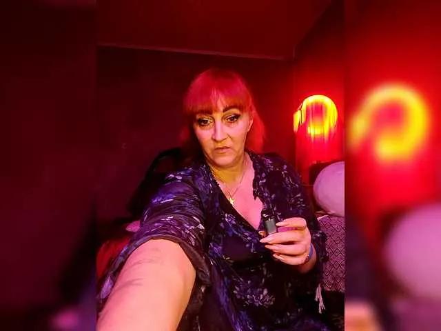 BongaCams ElizaCutie is Freechat ElizaCutie — Men who have something to offer to girl: kisses, touches, gifts