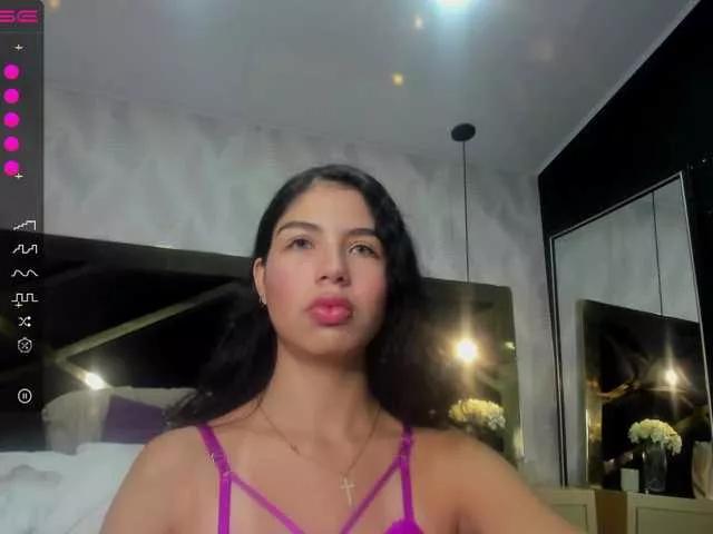 EllaThorne on BongaCams 