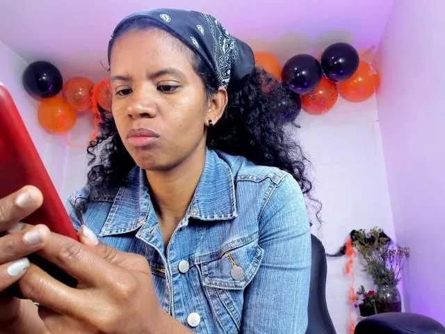 Ellie-Alves on BongaCams 