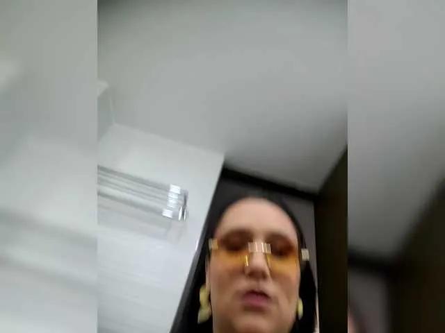 Freechat Emeraldgem on BongaCams