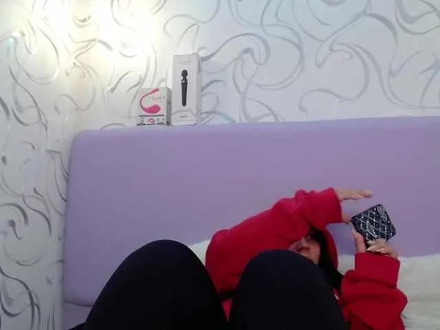 Offline emilyqueen3xx on BongaCams