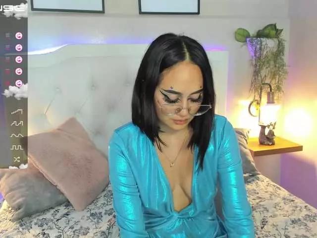 Emma-white on BongaCams 