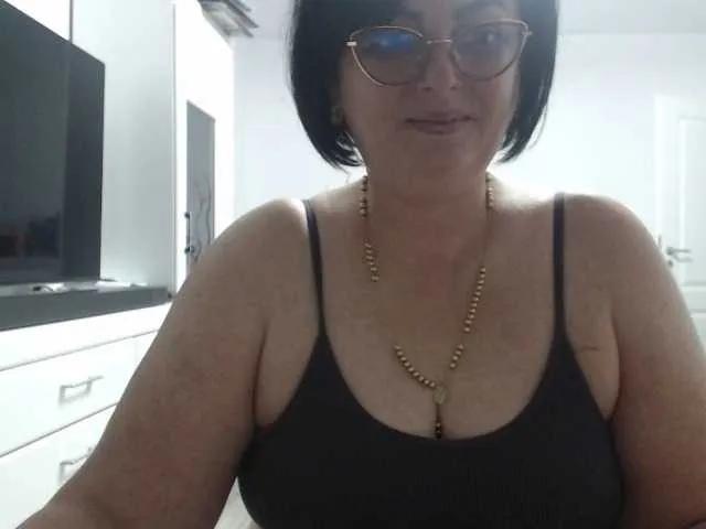 Emyllywhite — sarutul pe sani