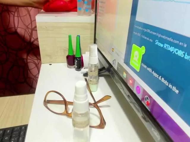 Offline Esmeralda-Oik on BongaCams