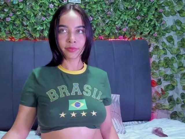 evelin-33 on BongaCams 