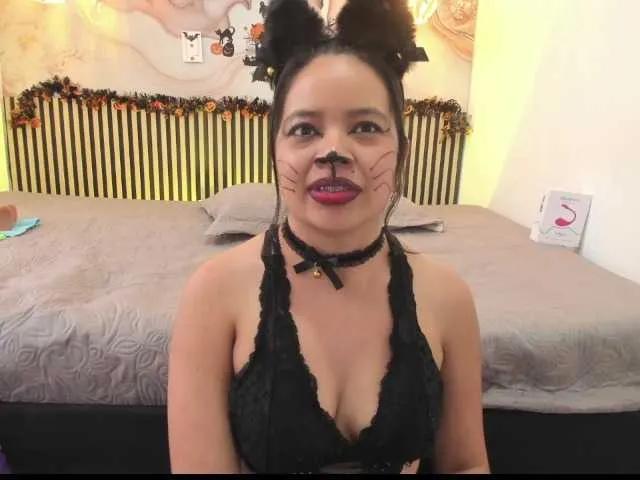 BongaCams EvelynSweet  is Freechat  EvelynSweet — Lovense vibes make me hot. See you in C2C, you talk dirty to me and I enjoy that you take control over my body, I love being obedient and your most faithful bitch