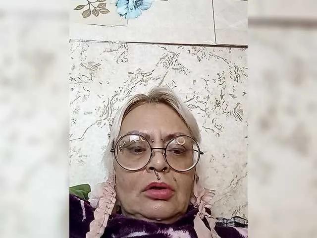 Offline GardenerofIllusions on BongaCams