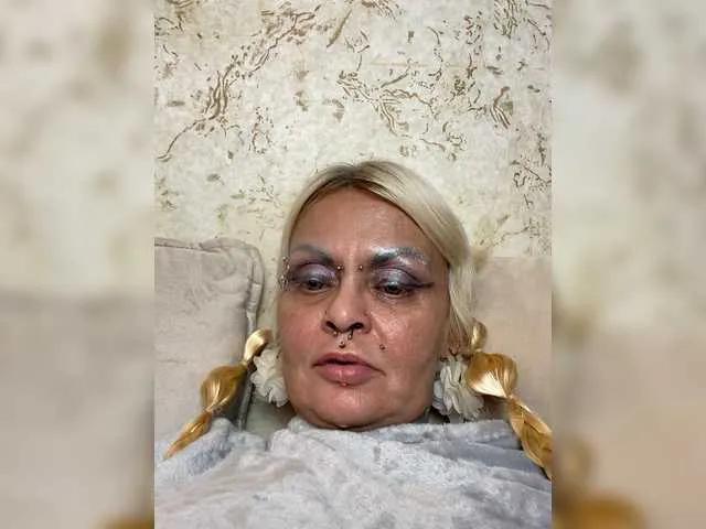 Offline GardenerofIllusions on BongaCams