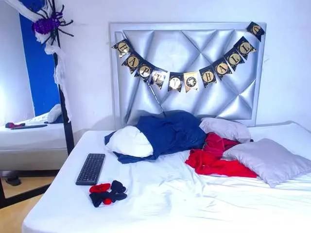 goldenn-ass — I love people talk about my body, to touch my body and love C2C to see you cumming for me!