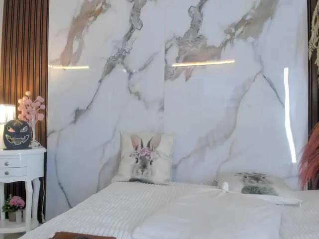 hannahill69 — It excites me to see your cock while you make my pussy vibrate to make you feel, I like to play with my saliva and make your cock very wet