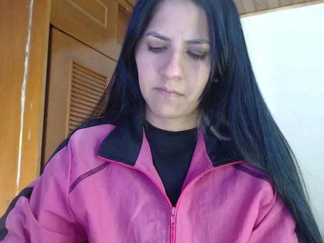 Offline hilari18 on BongaCams