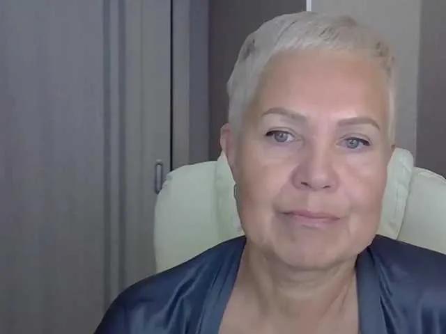 BongaCams IFannyLove is Freechat IFannyLove — Tenderness and caresses, soft male hands, hairy breasts