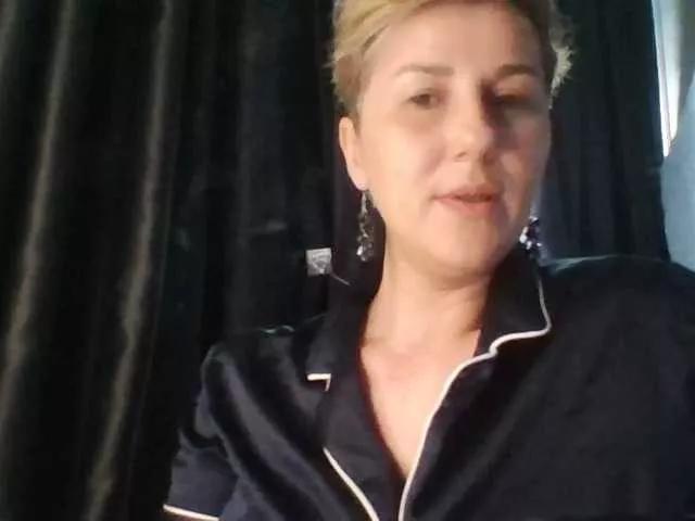 Offline InannaIshtar1 on BongaCams