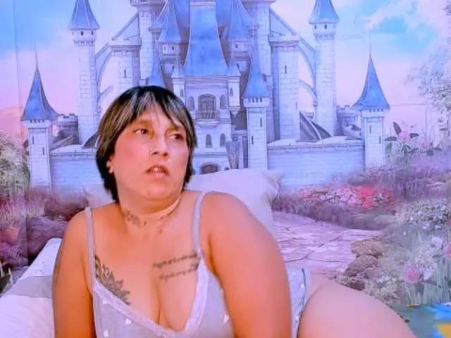 Offline indianroxy on BongaCams