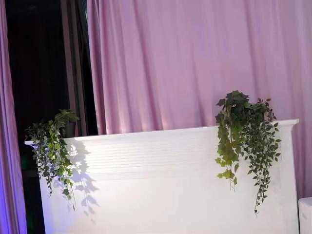 BongaCams JessyKisss  is Freechat  JessyKisss — Sensuality is my passion and I can guarantee that your experience with me will be memorable. I have a big heart in the proper and figurative sense, you will see that. I m here for work and have fun, help me to have fun here and discover my sexuality...