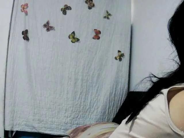Jhoselin26 — I get horny when someone touches me, he talks nicely in my ear, sucks my cock, and whispers to me.