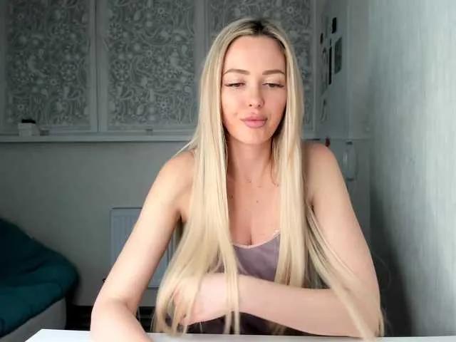 Offline JuciePussy on BongaCams