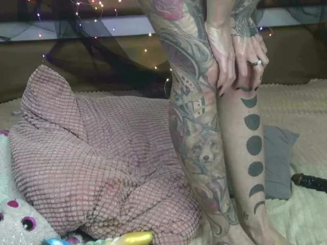 Freechat KatniseBabe on BongaCams